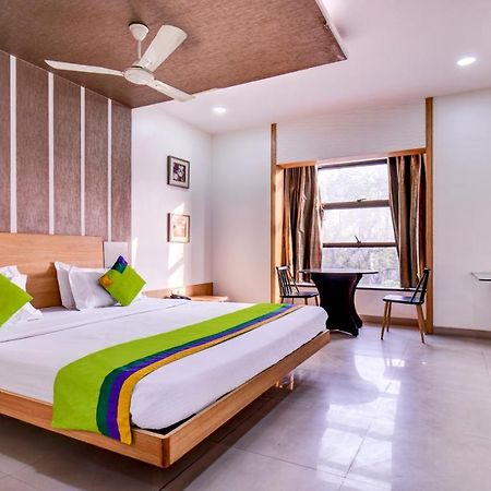 Treebo Admiral Suites New Usmanpura Aurangābād Exterior foto