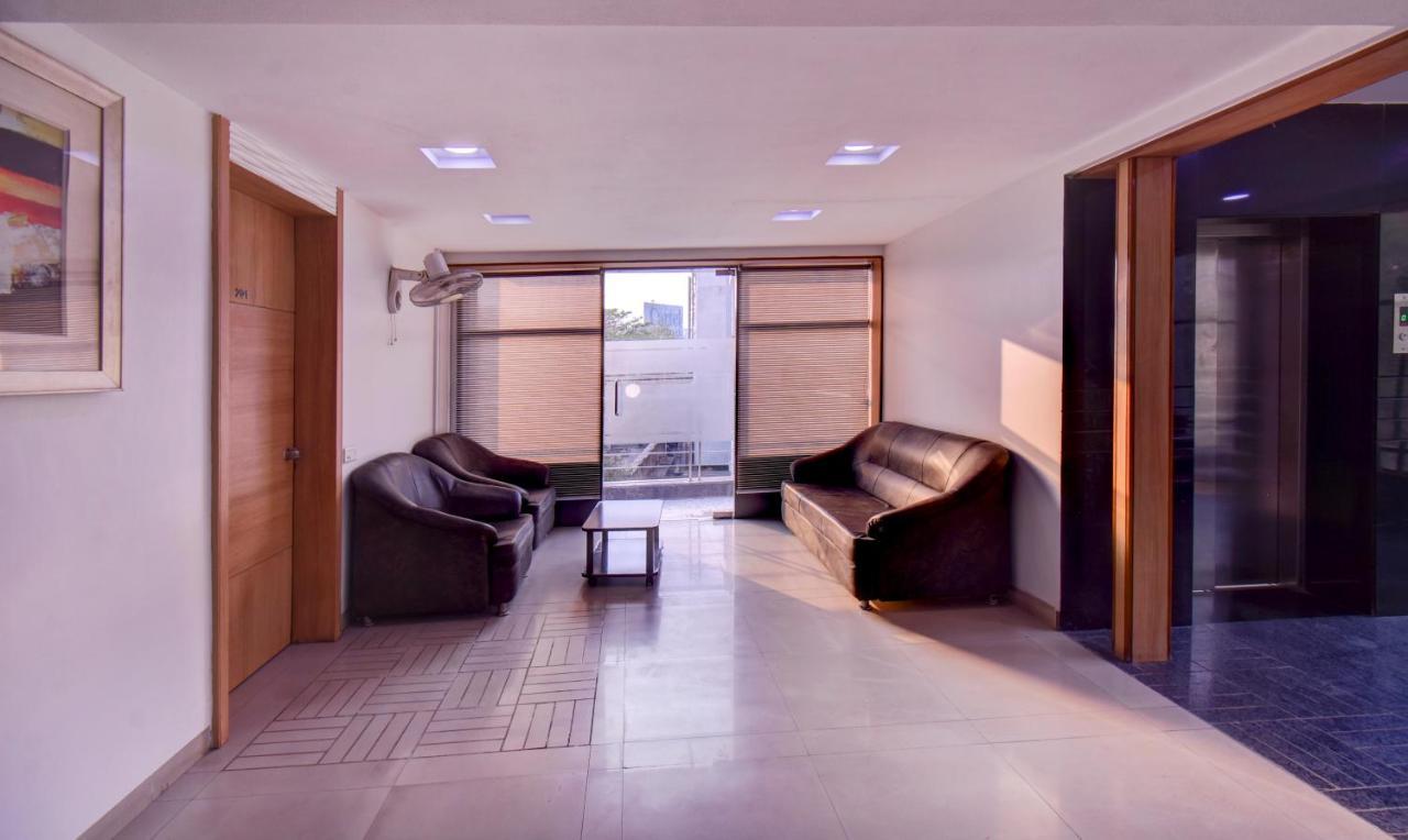 Treebo Admiral Suites New Usmanpura Aurangābād Exterior foto