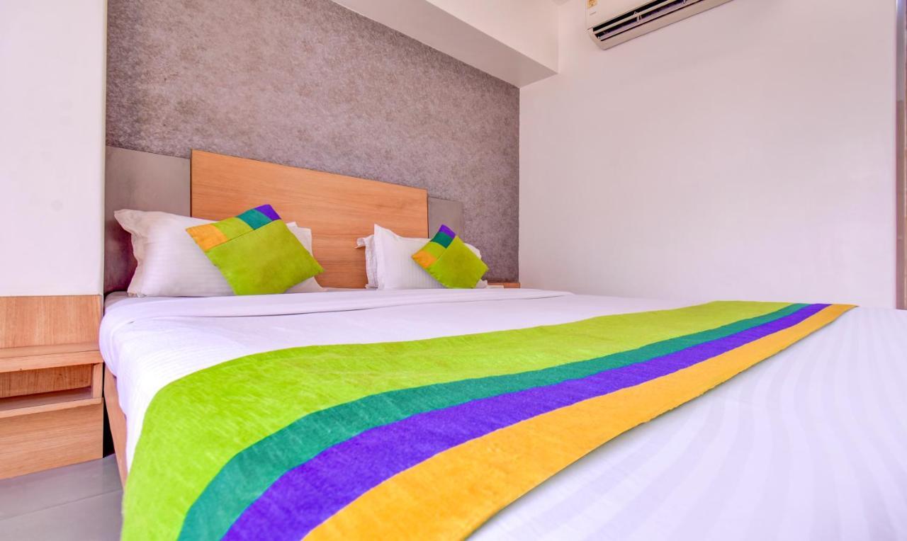 Treebo Admiral Suites New Usmanpura Aurangābād Exterior foto