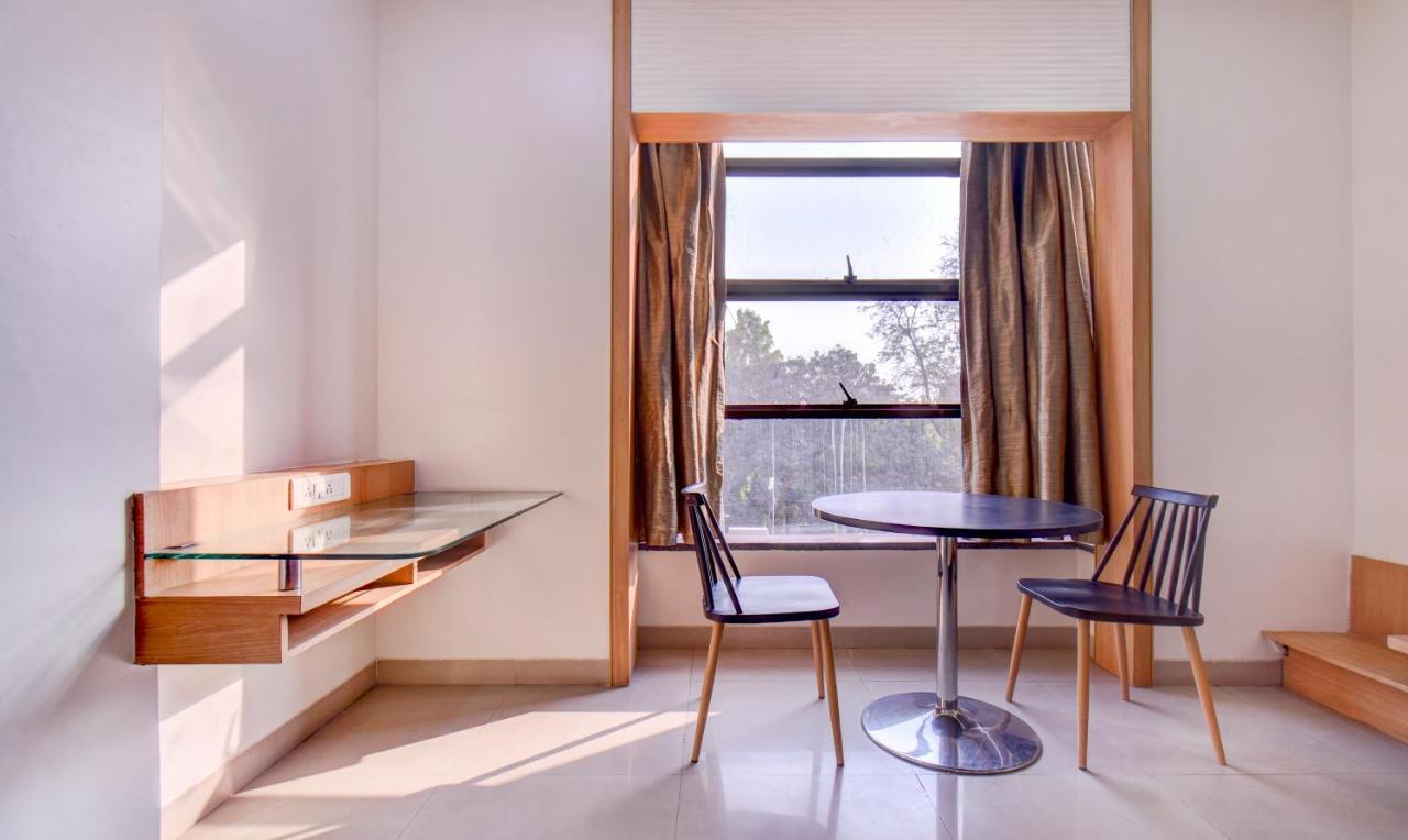 Treebo Admiral Suites New Usmanpura Aurangābād Exterior foto