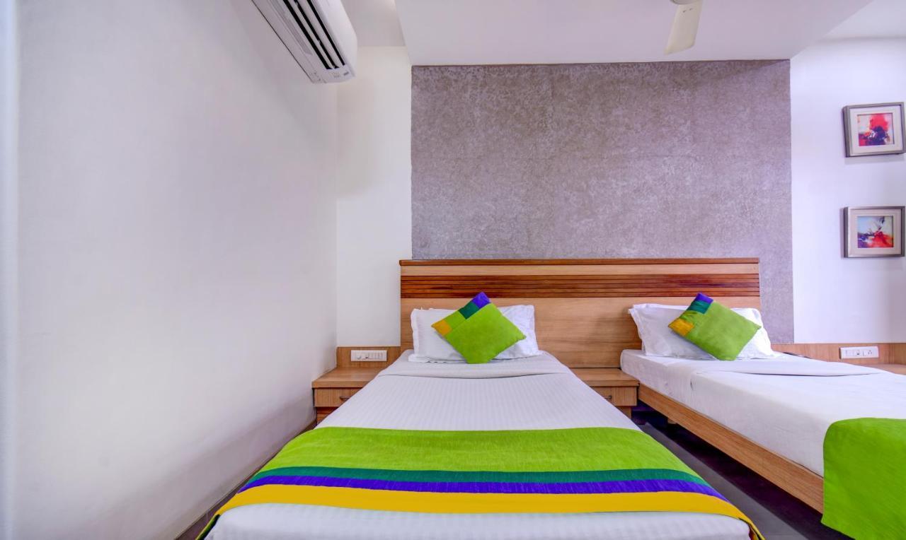 Treebo Admiral Suites New Usmanpura Aurangābād Exterior foto