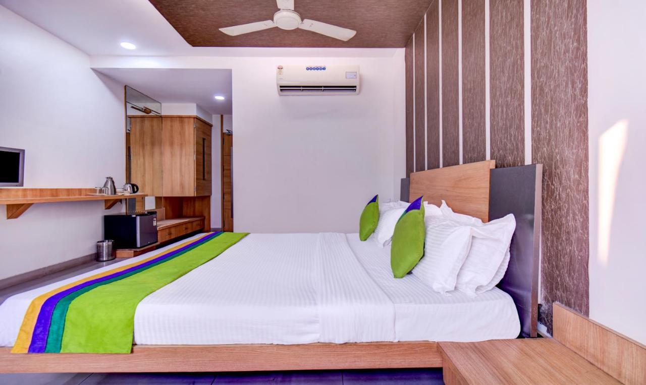 Treebo Admiral Suites New Usmanpura Aurangābād Exterior foto