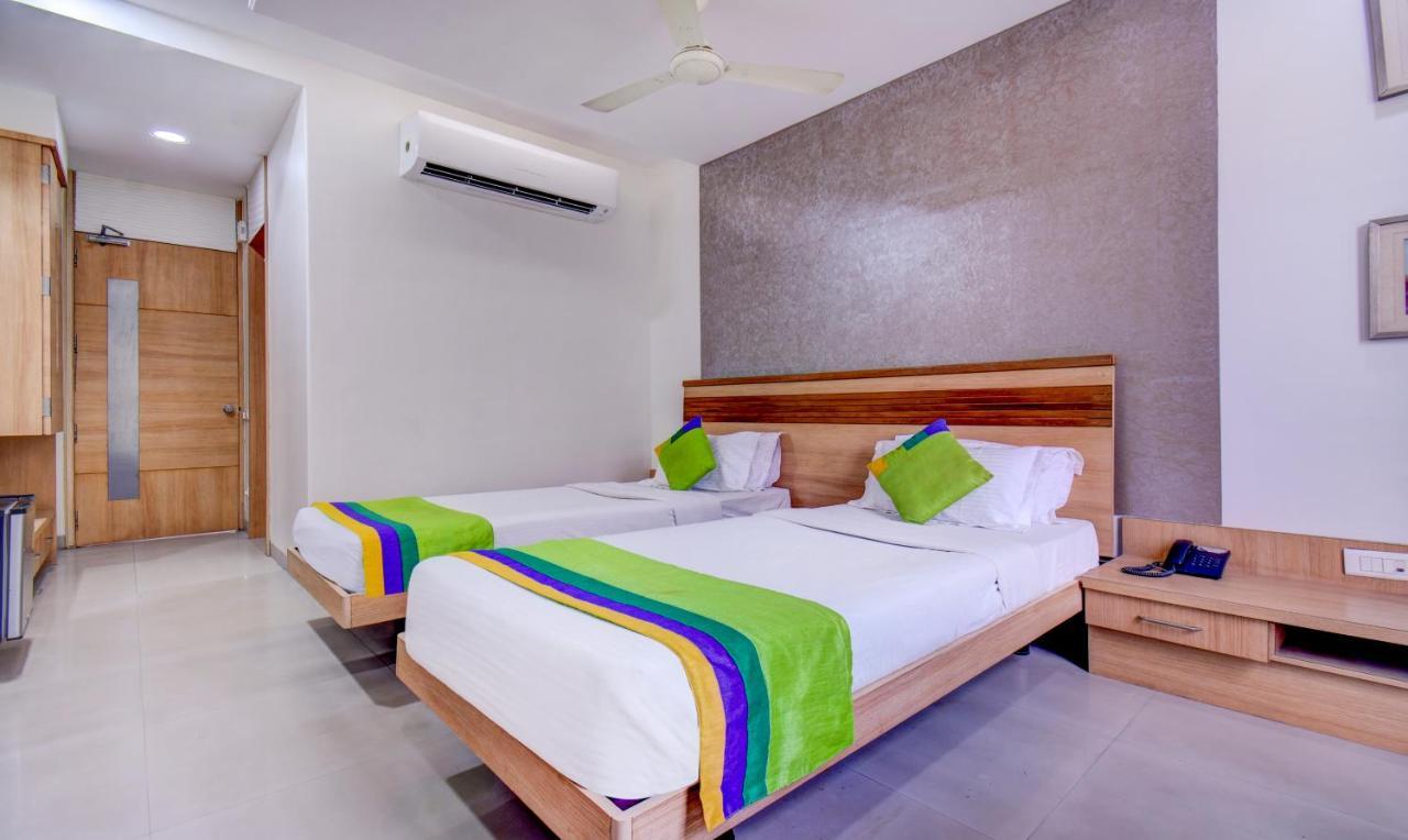Treebo Admiral Suites New Usmanpura Aurangābād Exterior foto