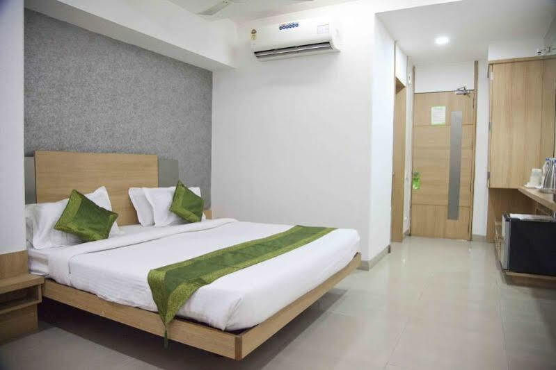 Treebo Admiral Suites New Usmanpura Aurangābād Exterior foto