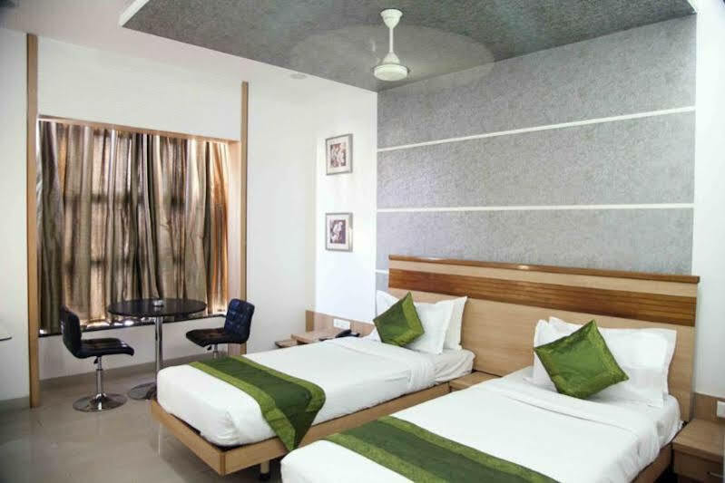 Treebo Admiral Suites New Usmanpura Aurangābād Exterior foto