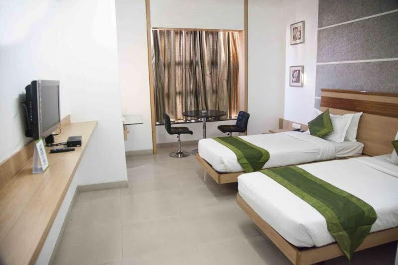 Treebo Admiral Suites New Usmanpura Aurangābād Exterior foto