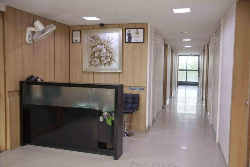 Treebo Admiral Suites New Usmanpura Aurangābād Exterior foto